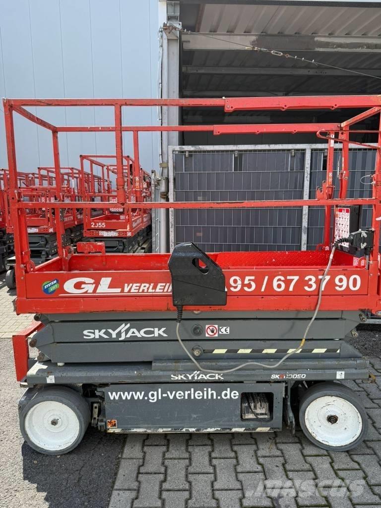 SkyJack SJ 3220 Šķerveida pacēlāji