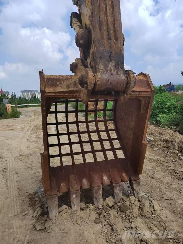 Komatsu PC 360 Kāpurķēžu ekskavatori