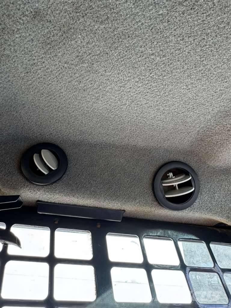 Bobcat T 550 Lietoti riteņu kompaktiekrāvēji