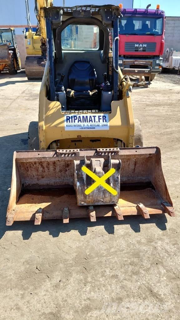 CAT 216 B Mini iekrāvēji