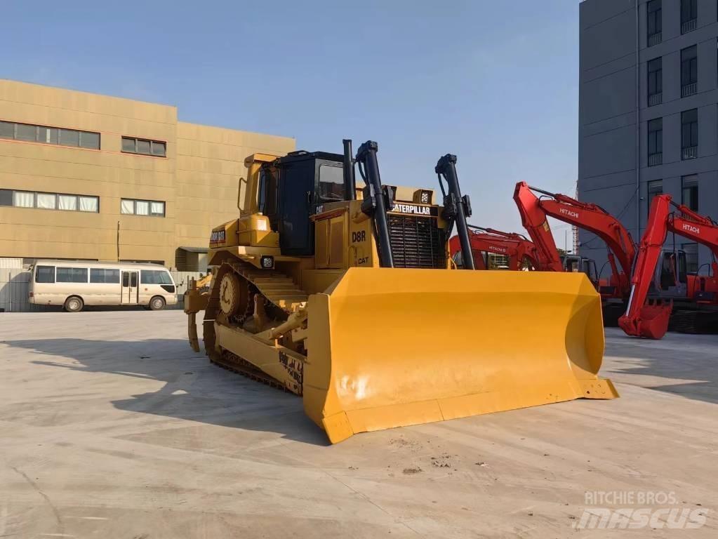 CAT D8R Kāpurķēžu buldozeri