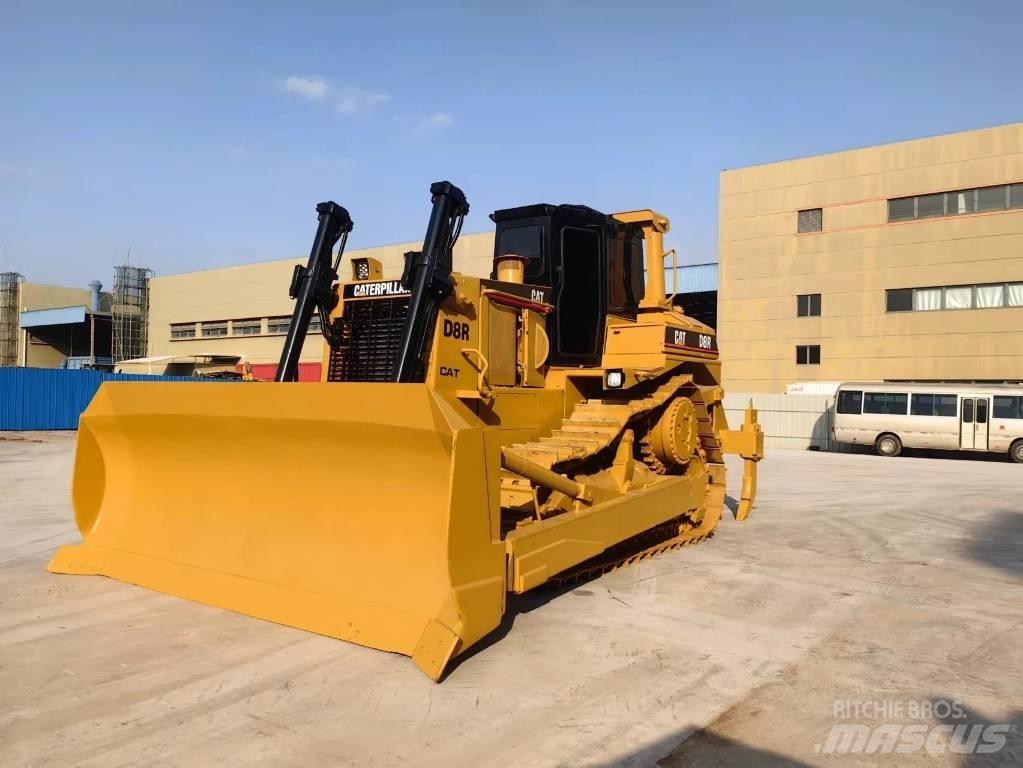 CAT D8R Kāpurķēžu buldozeri