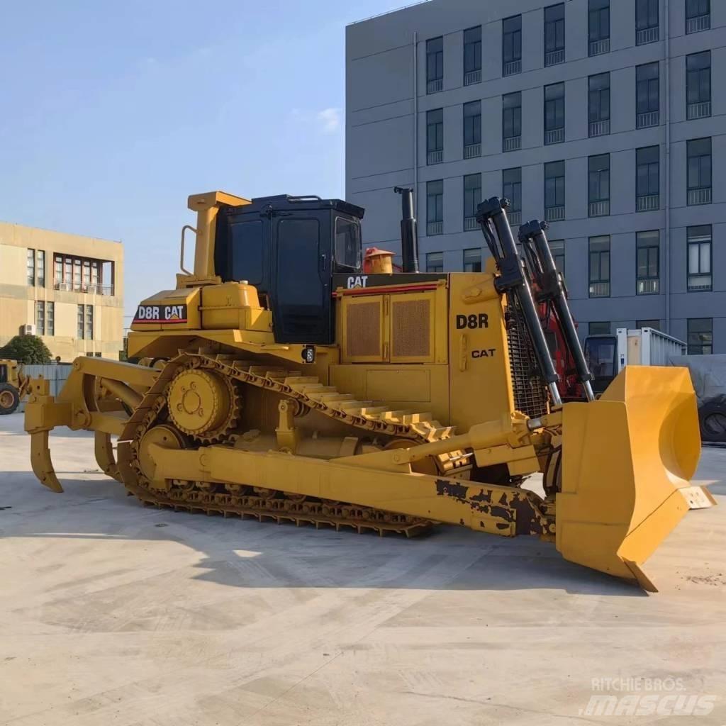 CAT D8R Kāpurķēžu buldozeri