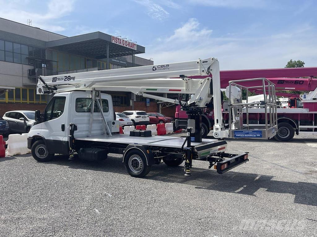 Cela DT 28 FE Citi pacēlāji un platformas