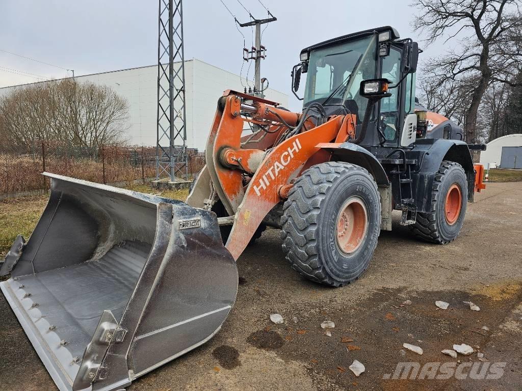 Hitachi ZW180-6 Iekrāvēji uz riteņiem