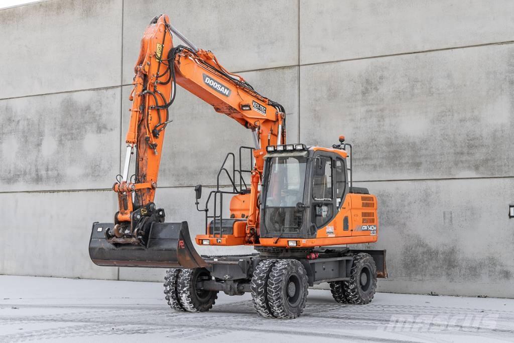 Doosan DX 140 W-3 Ekskavatori uz riteņiem