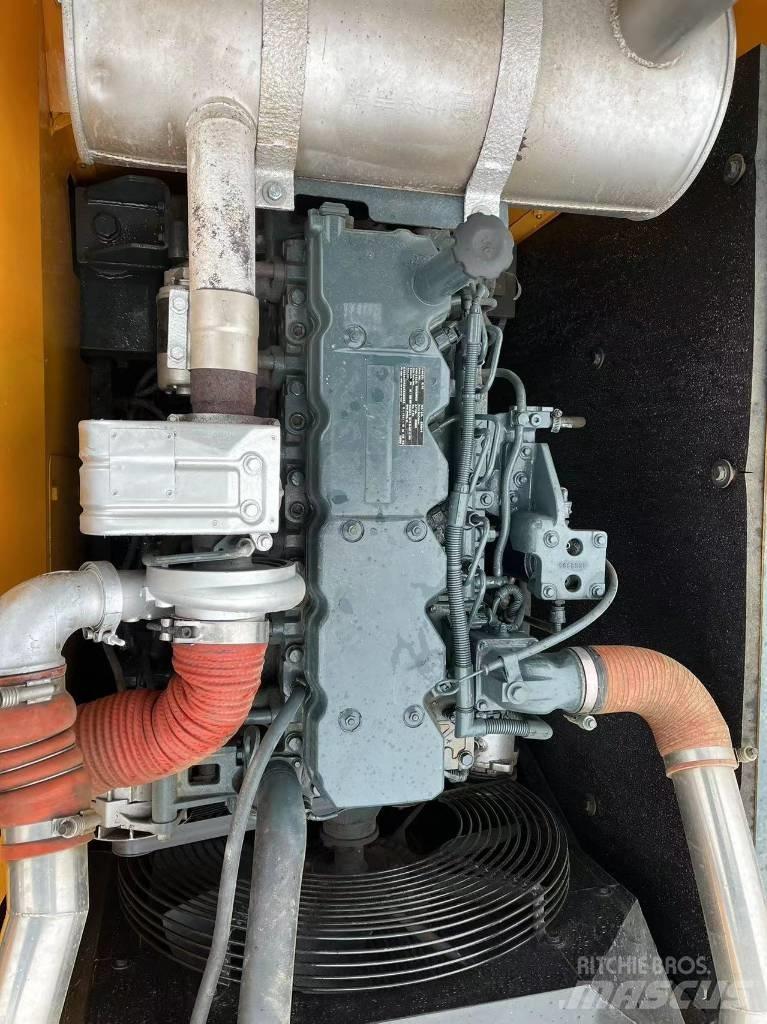 Hyundai R220LC-9S Kāpurķēžu ekskavatori