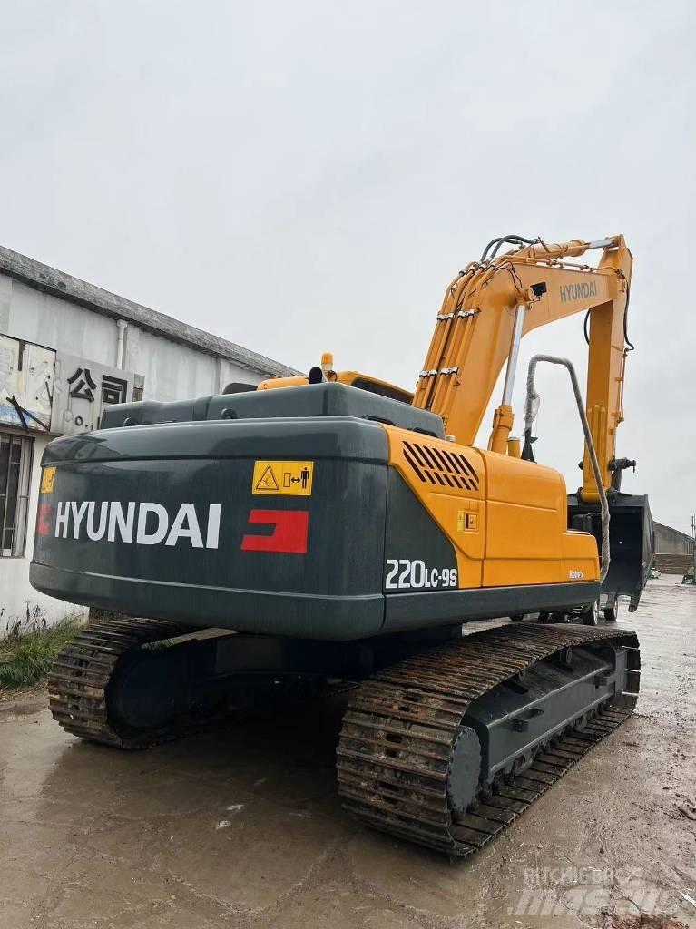 Hyundai R220LC-9S Kāpurķēžu ekskavatori