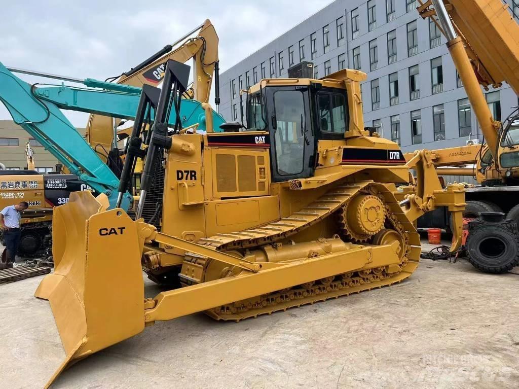 CAT D 7 R Kāpurķēžu buldozeri