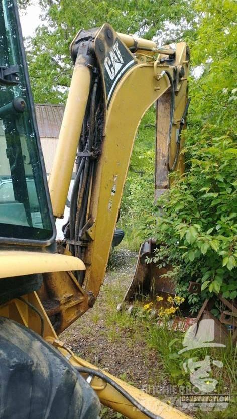 CAT 420 D Ekskavatori-iekrāvēji