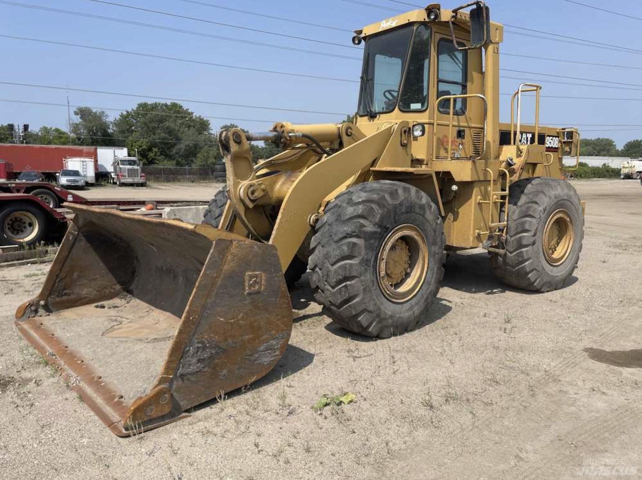 CAT 950 B Iekrāvēji uz riteņiem