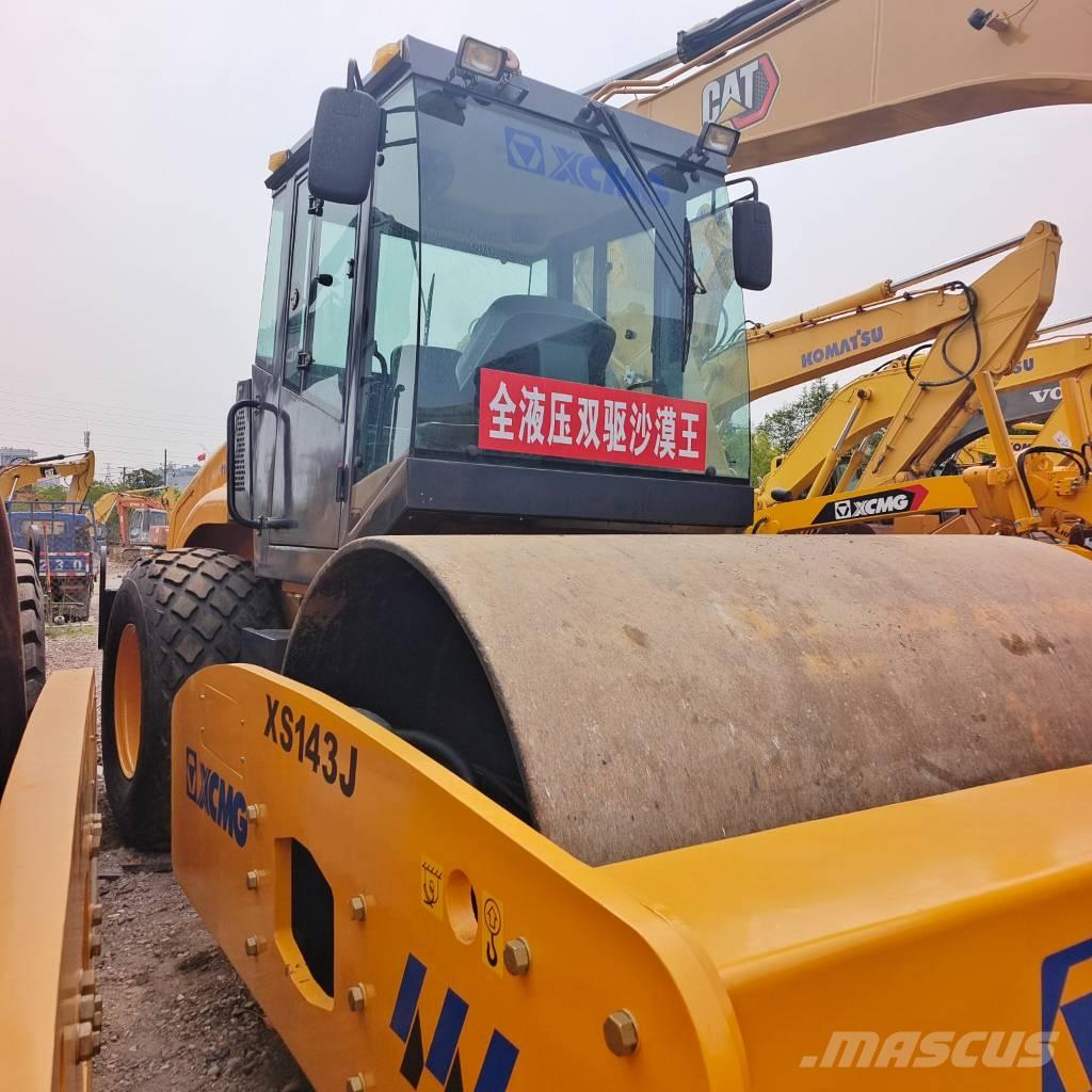 XCMG XS 143 J Vienvalča grunts veltņi