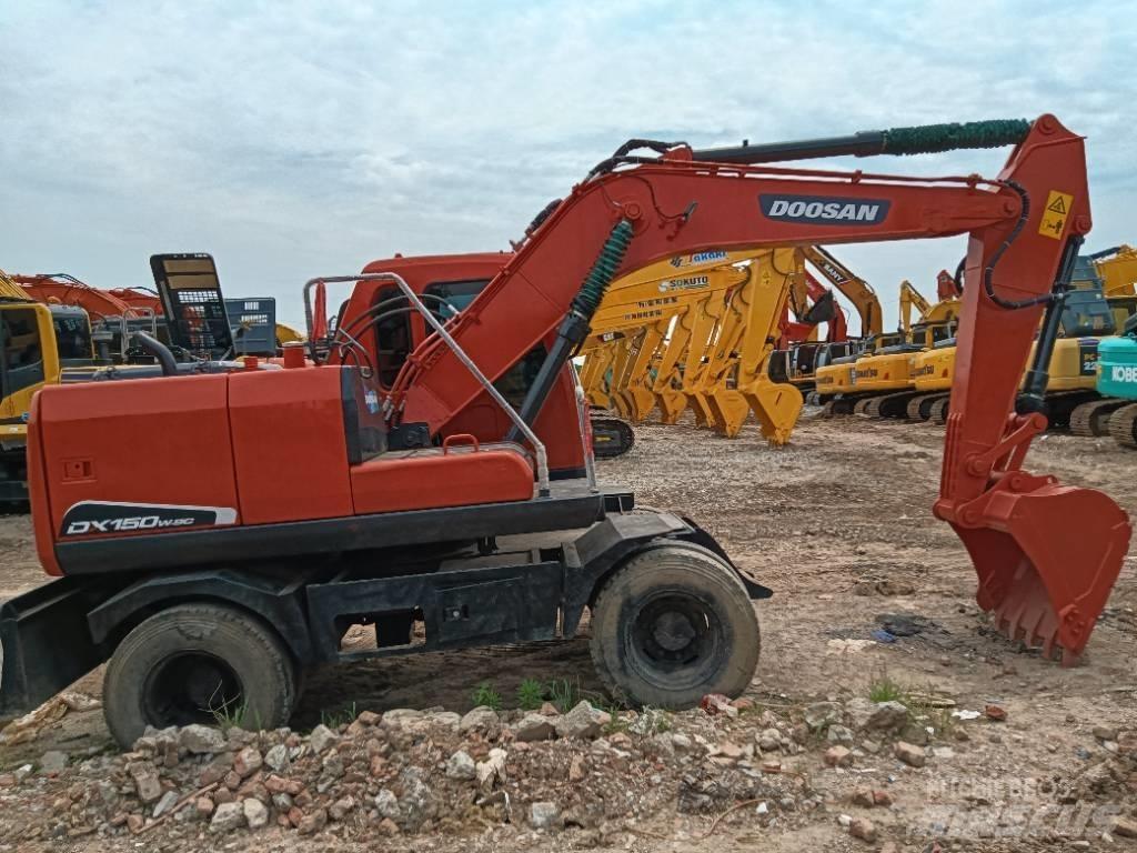 Doosan DH 150 W-7 Kāpurķēžu ekskavatori