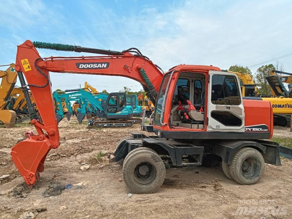 Doosan DH 150 W-7 Kāpurķēžu ekskavatori