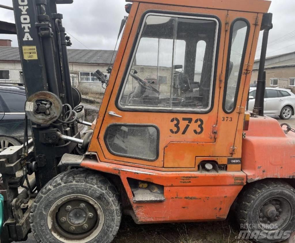 Toyota FD 35 Tehnika ar dīzeļa dzinēju