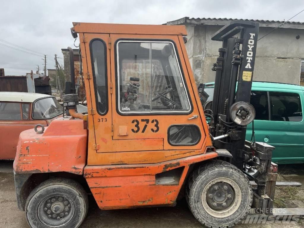Toyota FD 35 Tehnika ar dīzeļa dzinēju