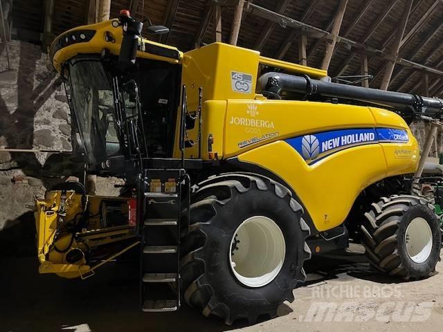New Holland CR 10.90 Ražas novākšanas kombaini