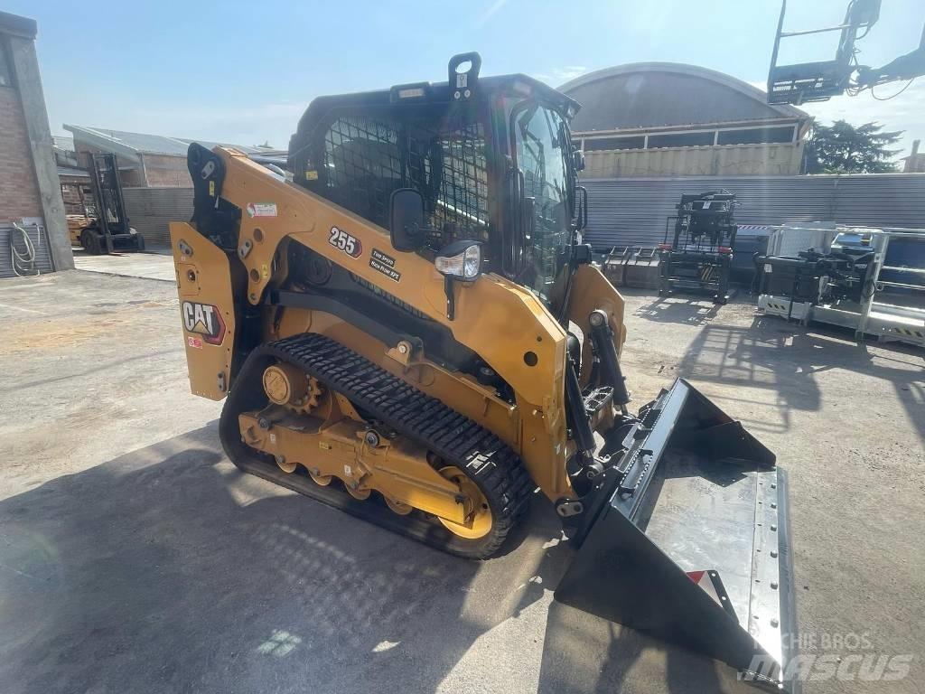 CAT 255 Kāpurķēžu iekrāvēji