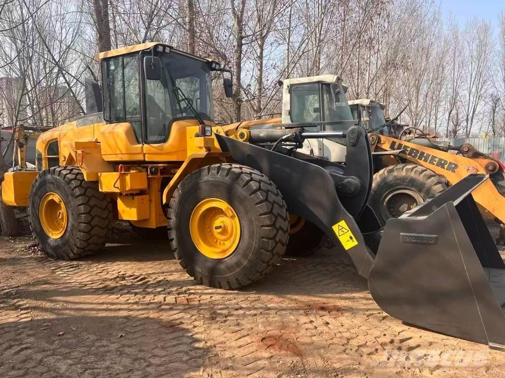 Volvo L 120 Iekrāvēji uz riteņiem