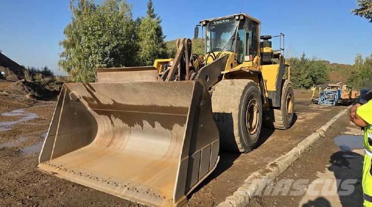Volvo L 220 F Iekrāvēji uz riteņiem