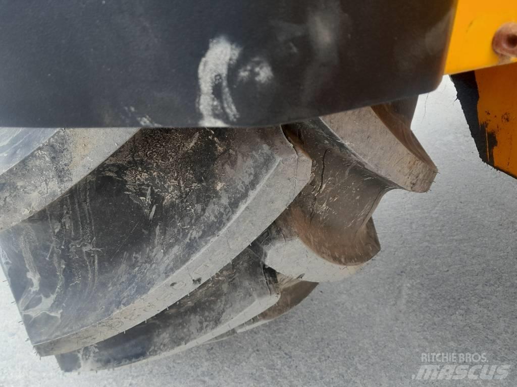 JCB 427 Iekrāvēji uz riteņiem