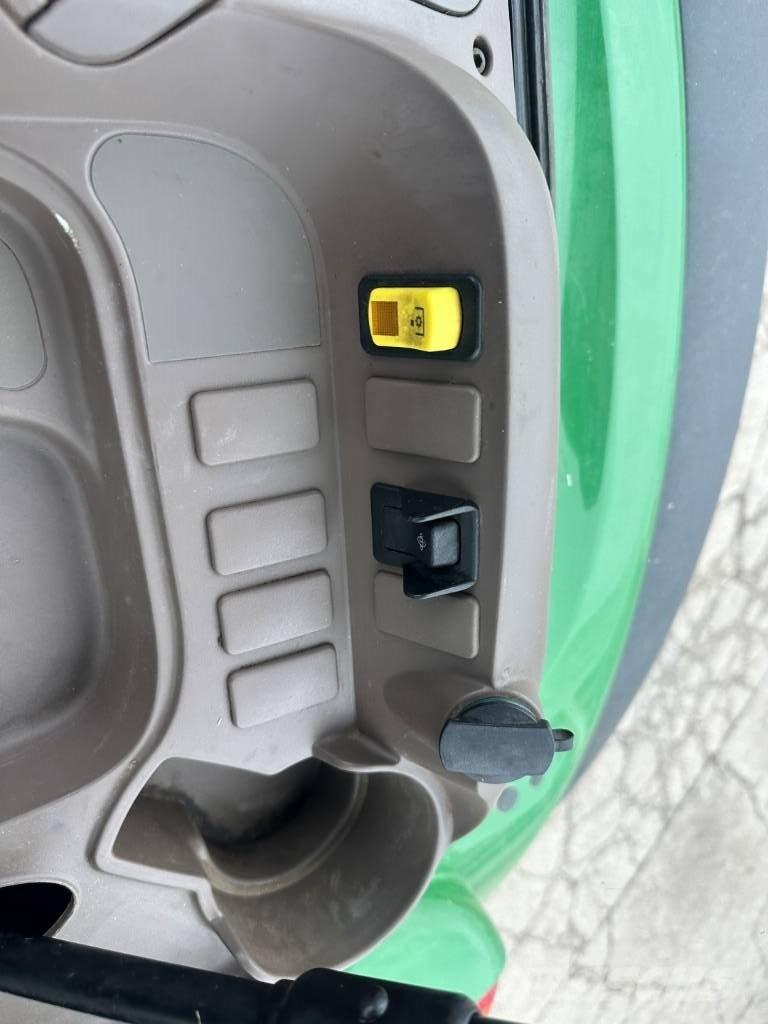 John Deere 5090 M Traktori