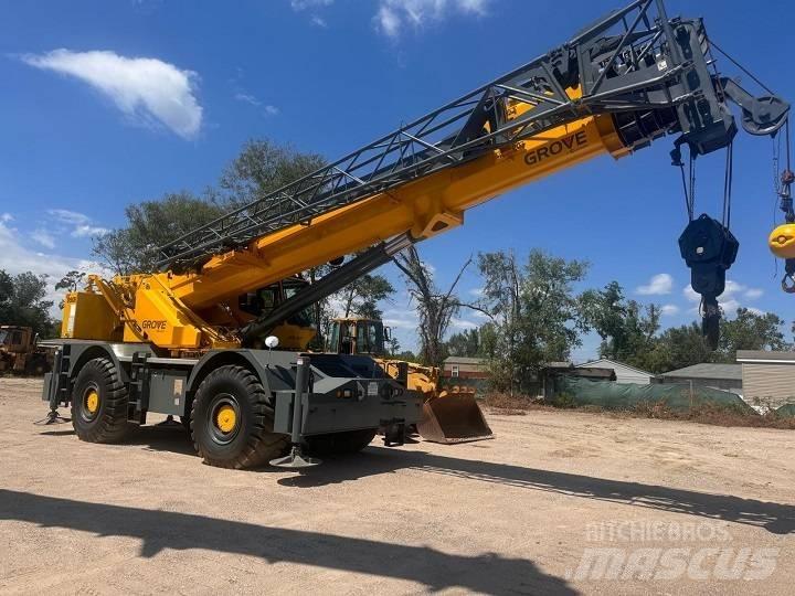 Grove RT 890 E Celtņi nelīdzenām virsmām