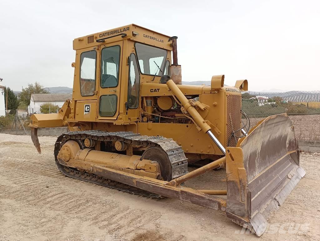 CAT D 5 B Kāpurķēžu buldozeri