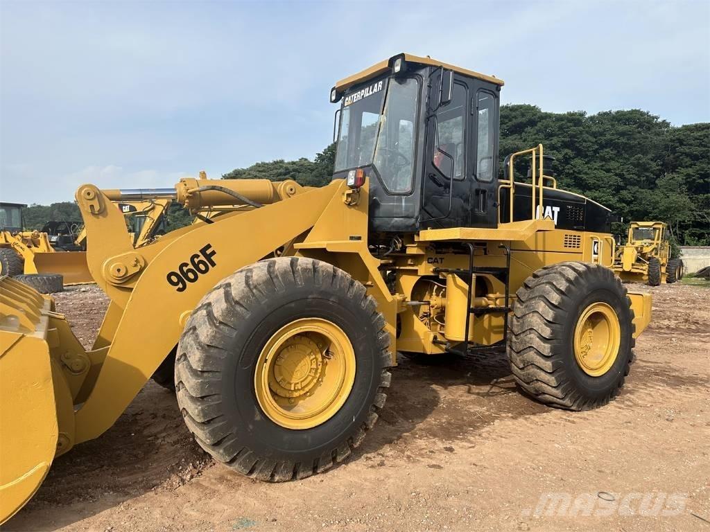 CAT 966F Iekrāvēji uz riteņiem