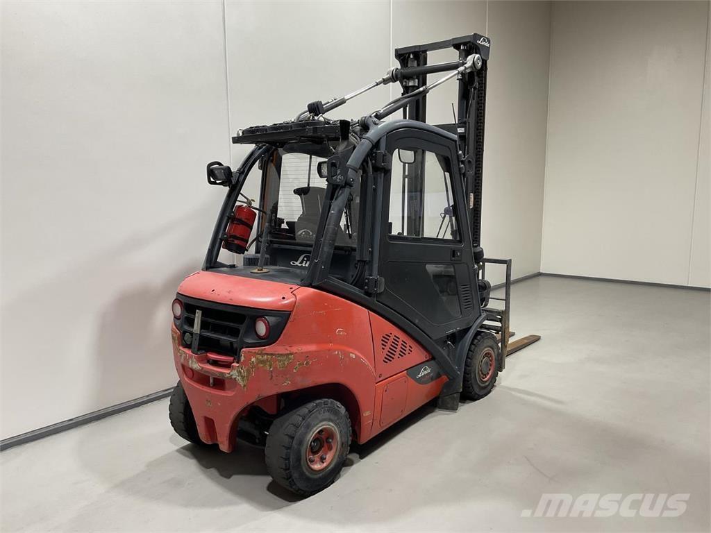 Linde H25D-02 Tehnika ar dīzeļa dzinēju