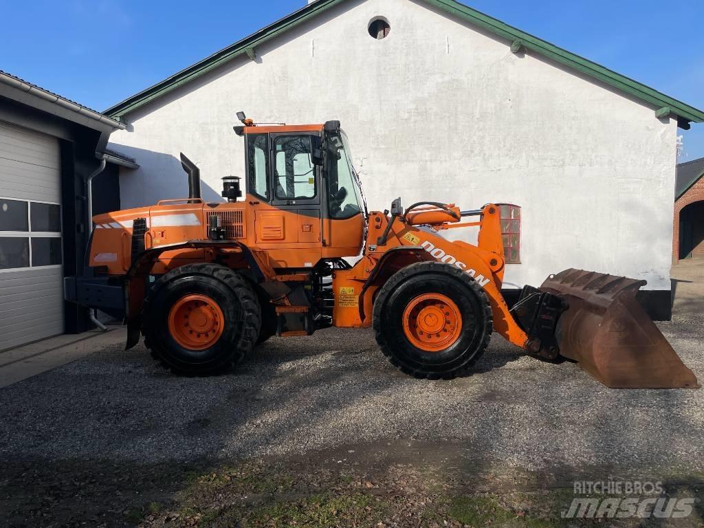 Doosan DL 250 15 Iekrāvēji uz riteņiem