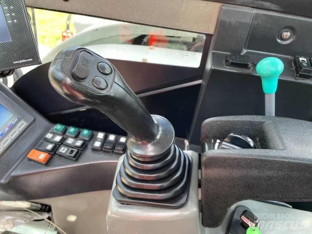 Takeuchi TB 295 W Ekskavatori uz riteņiem