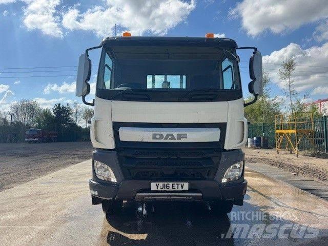 DAF CF 400 Treileri ar āķi