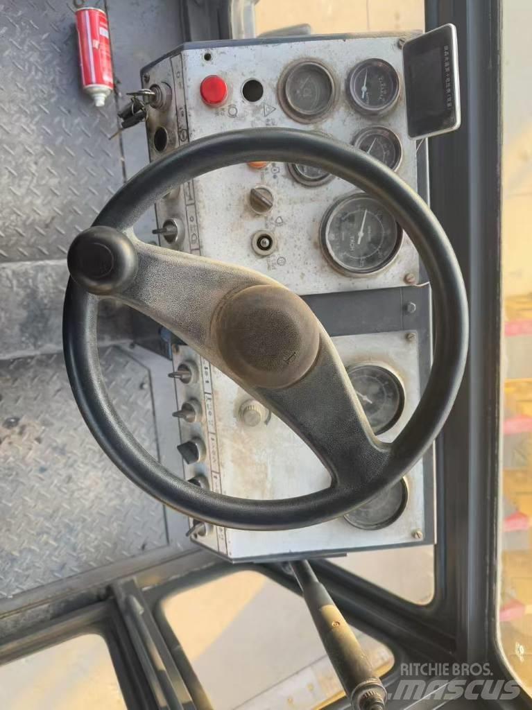 Dynapac CC 211 Divvalču grunts veltņi