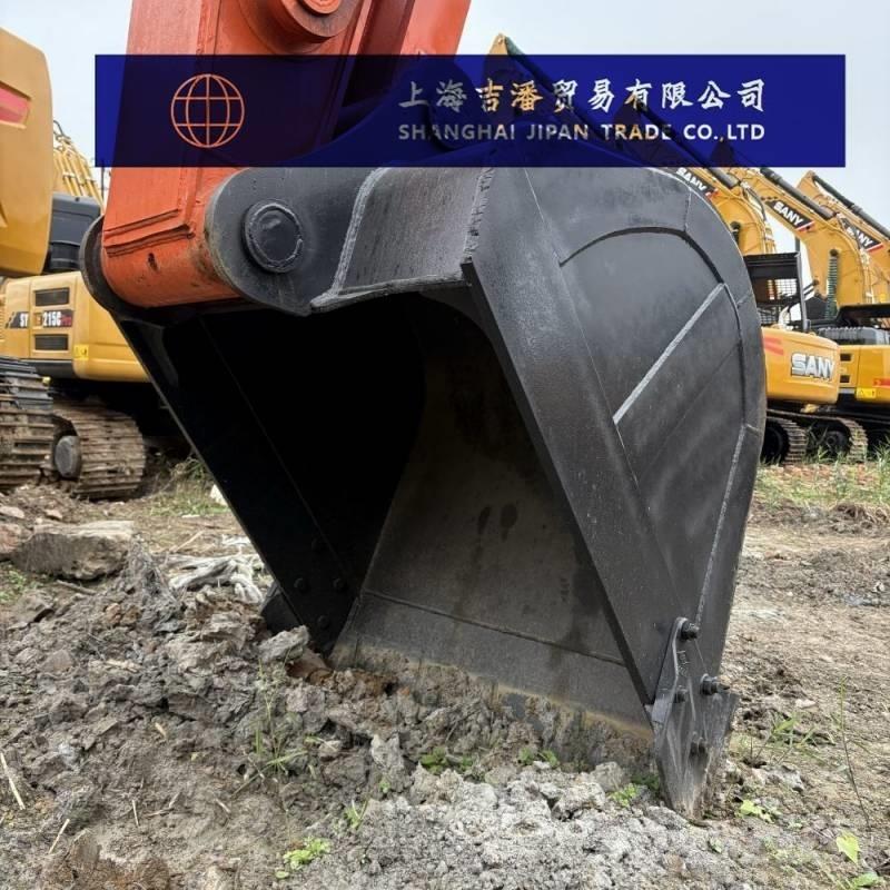 Hitachi ZX 210 Kāpurķēžu ekskavatori