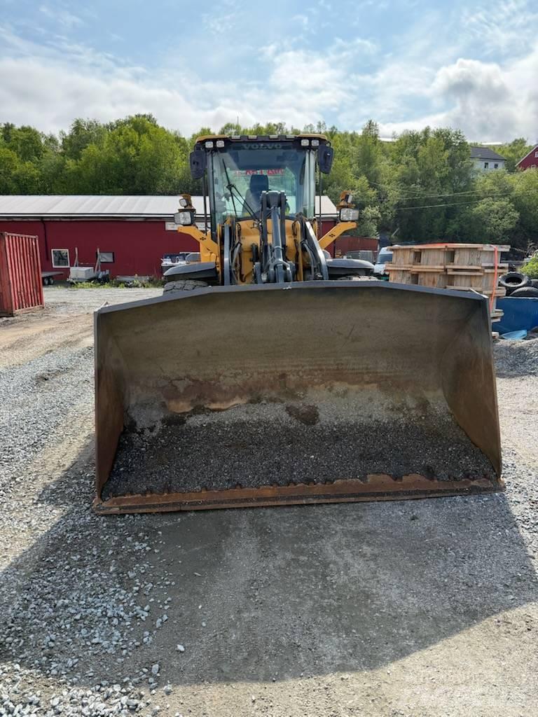 Volvo L 70 H Iekrāvēji uz riteņiem