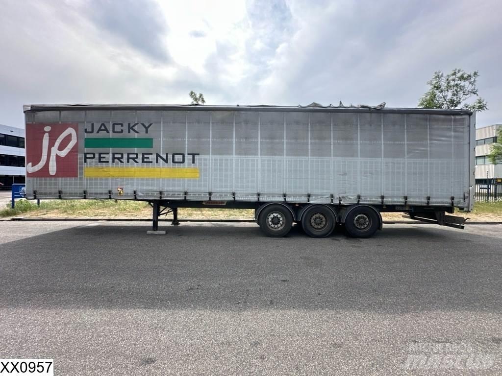 Fruehauf Tautliner Tents puspiekabes