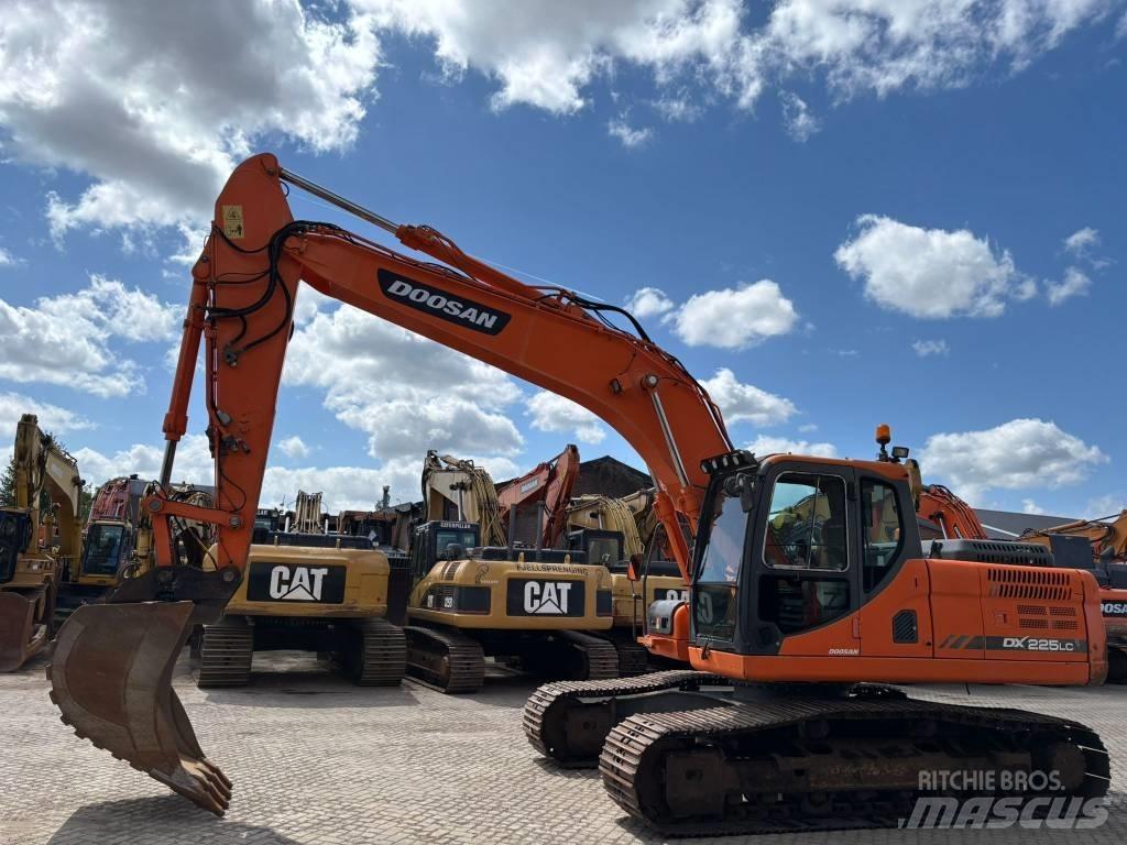 Doosan DX 225 LC-3 Kāpurķēžu ekskavatori
