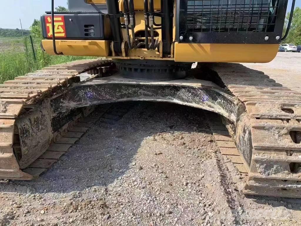 CAT 323 D Kāpurķēžu ekskavatori