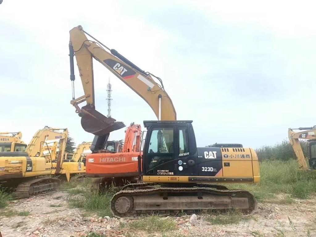 CAT 323 D Kāpurķēžu ekskavatori