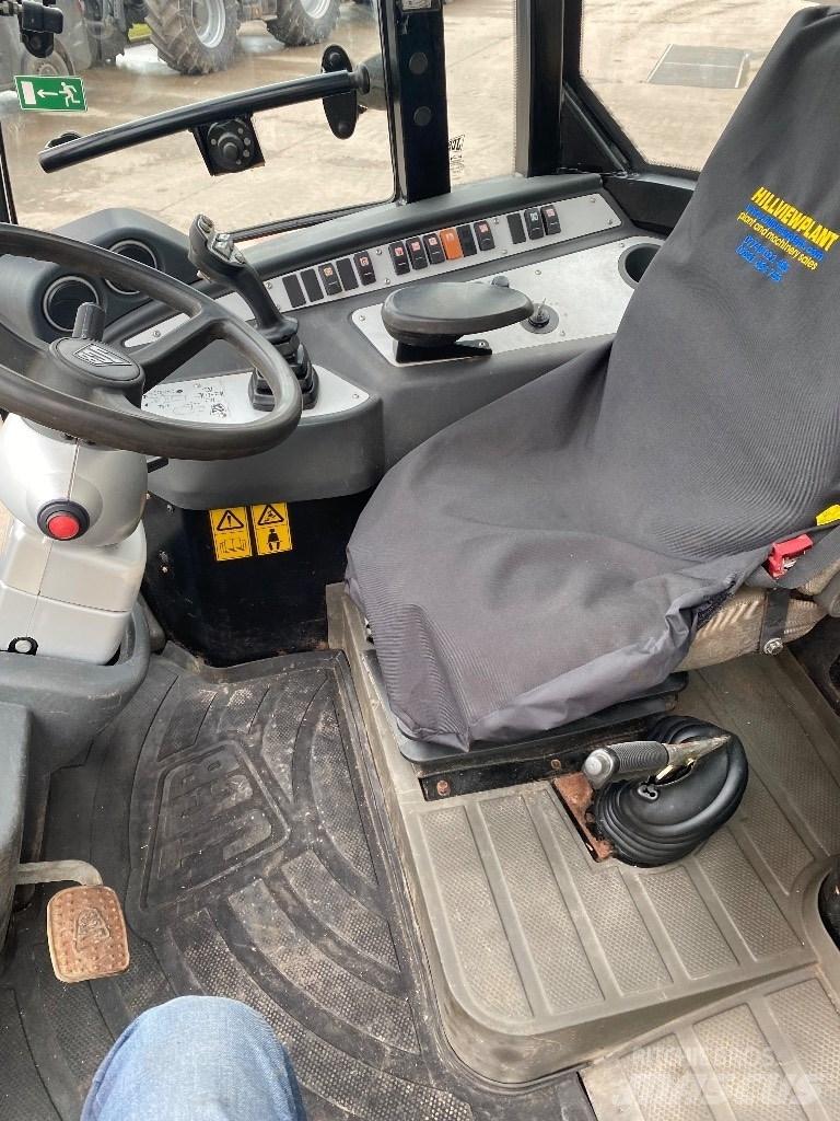 JCB TM 220 Lauksaimniecības pacēlāji