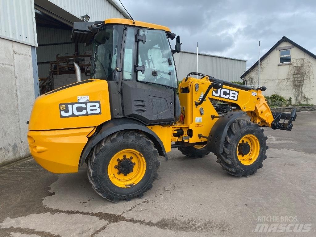 JCB TM 220 Lauksaimniecības pacēlāji