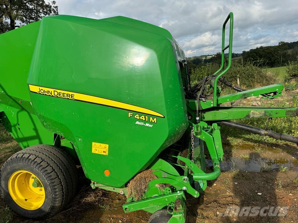 John Deere F441M Rituļu preses