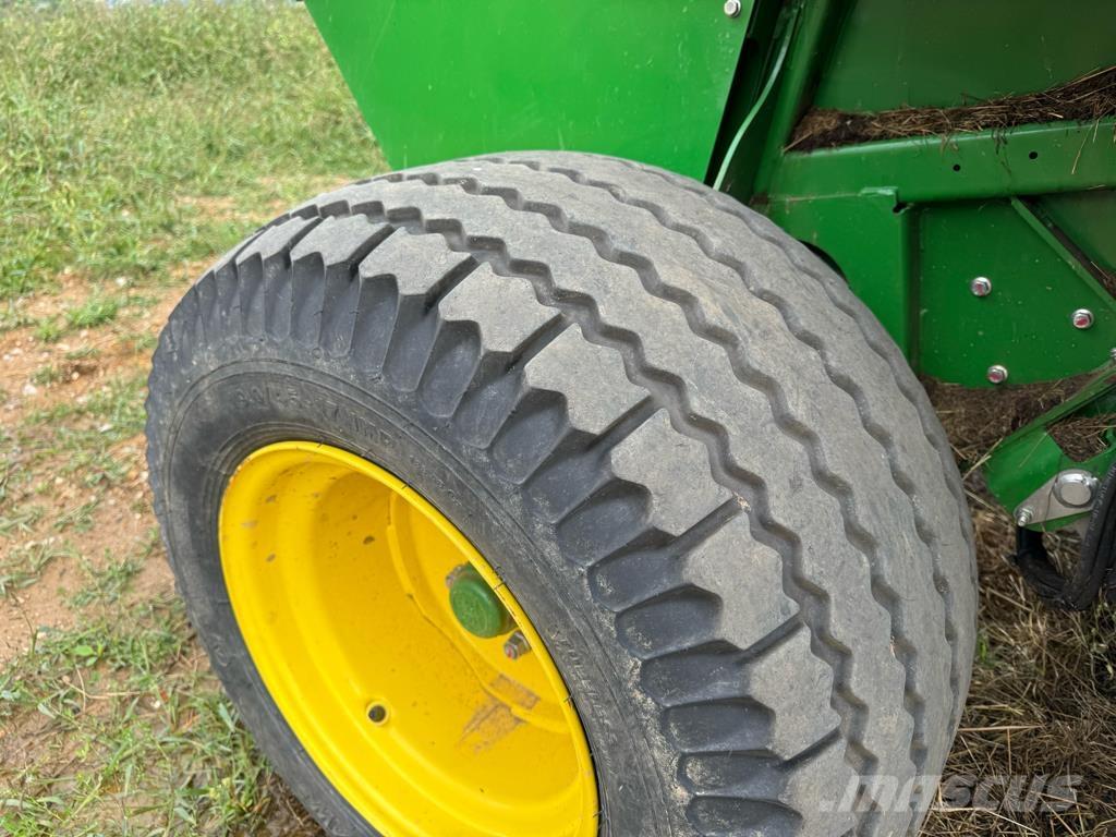 John Deere F441M Rituļu preses