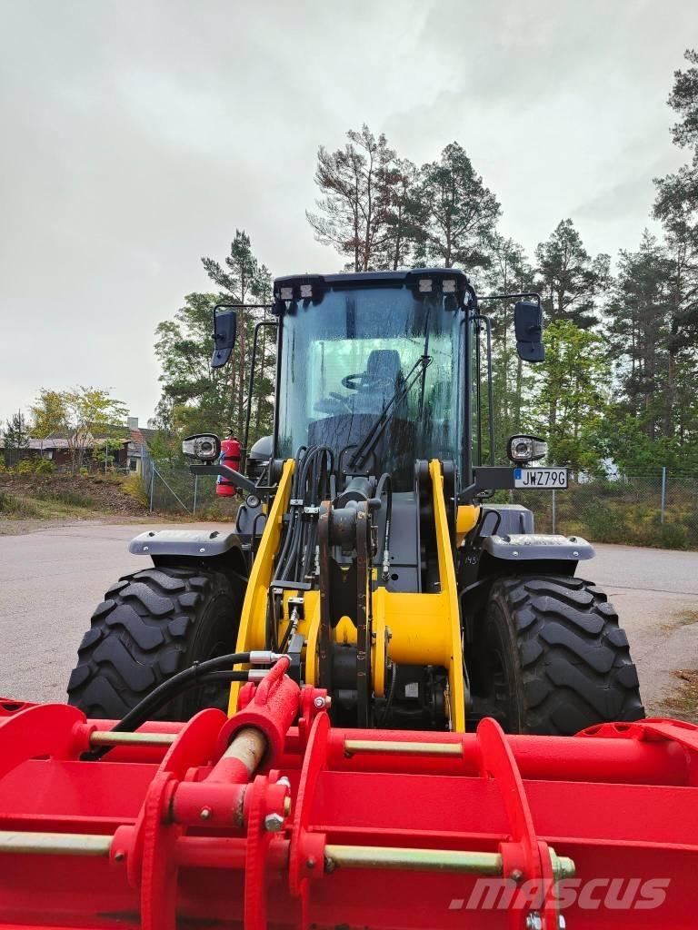 New Holland W 110 D Iekrāvēji uz riteņiem