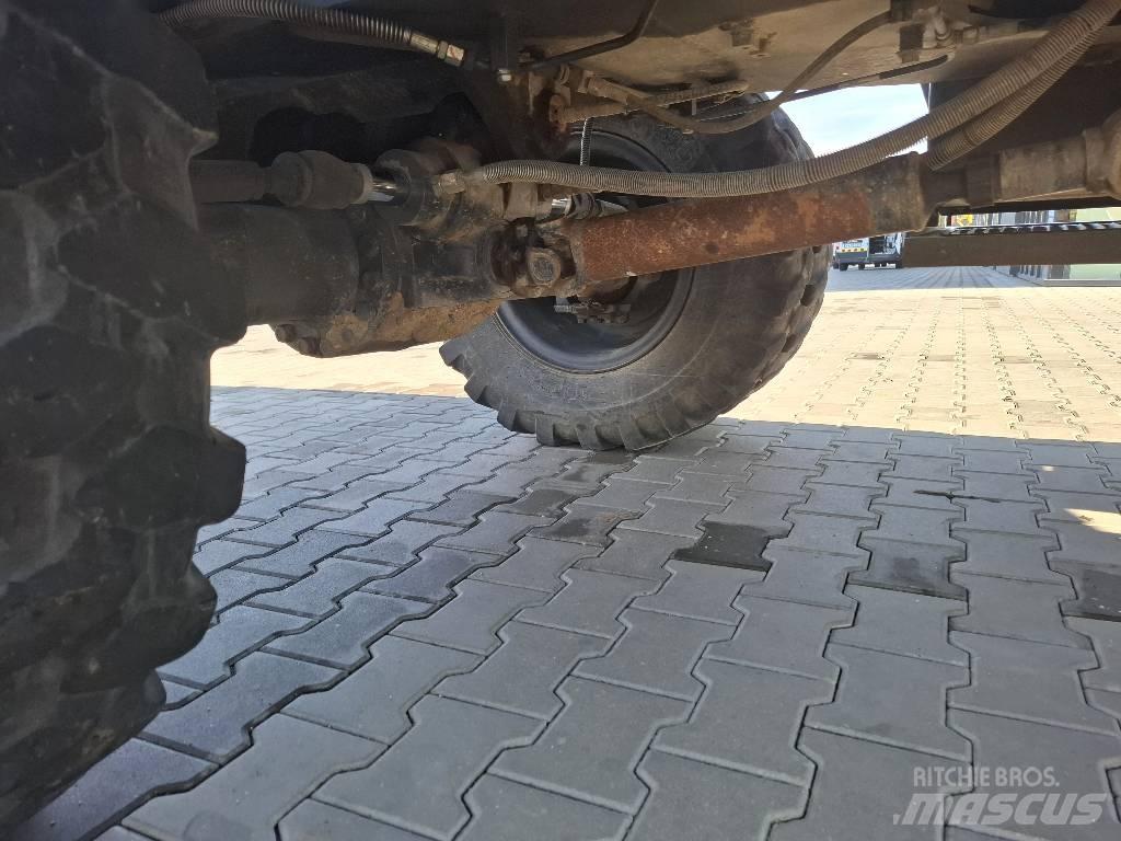 Komatsu PW 148-11 Ekskavatori uz riteņiem