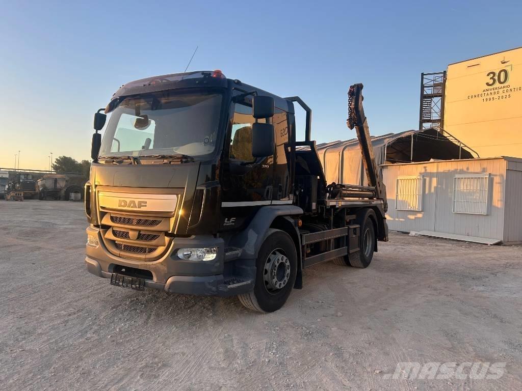 DAF LF 320 FA Smagās mašīnas ar konteineriem