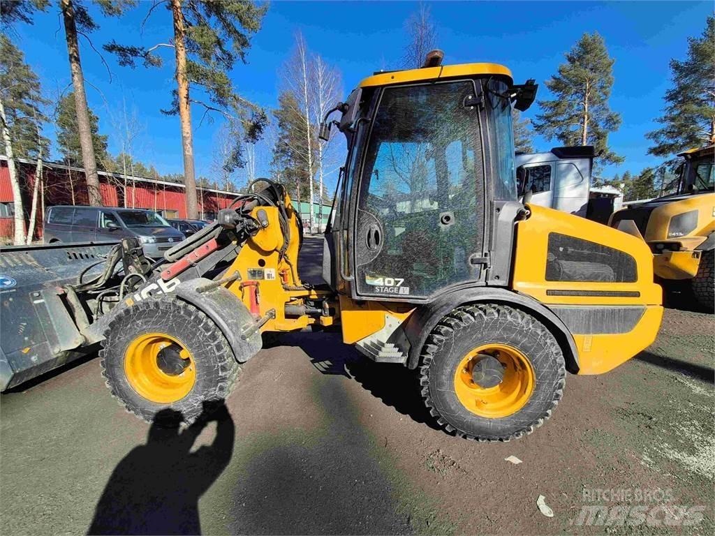 JCB 407 Iekrāvēji uz riteņiem