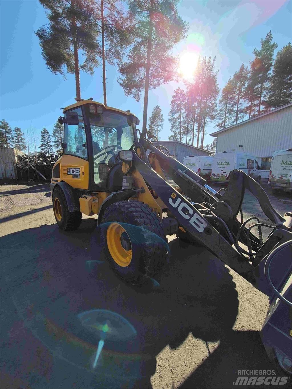 JCB 407 Iekrāvēji uz riteņiem