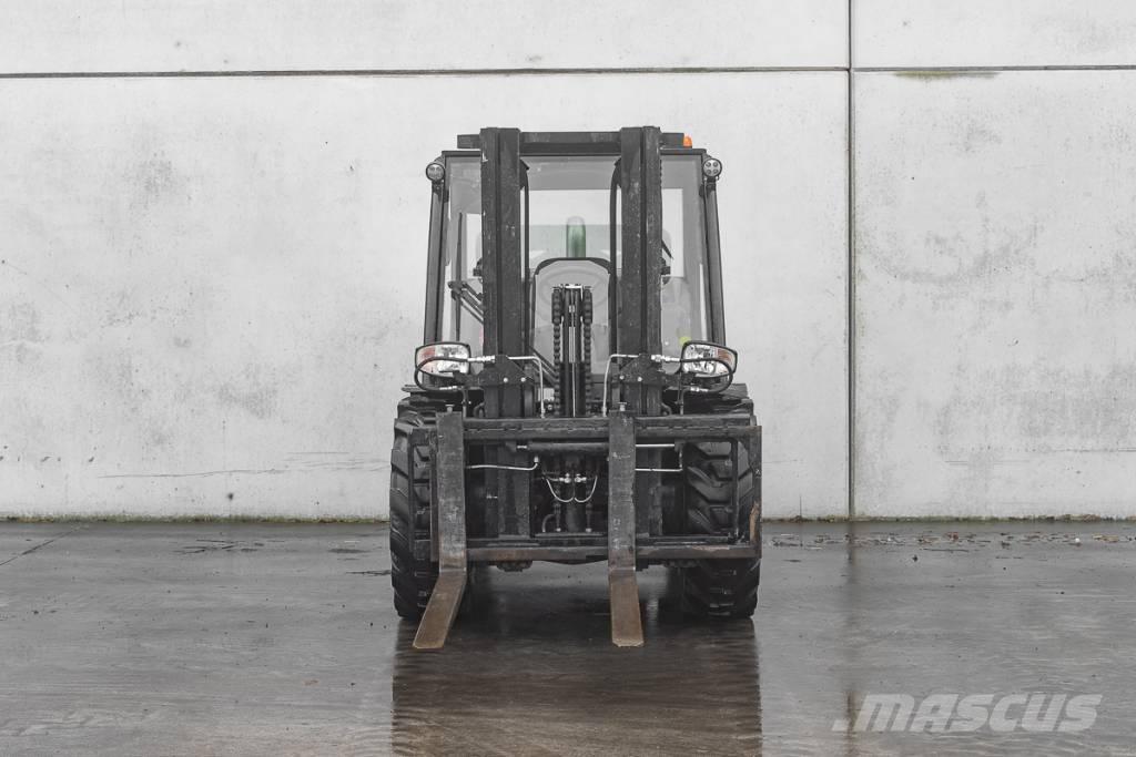 Manitou MC 30-4 D Tehnika ar dīzeļa dzinēju